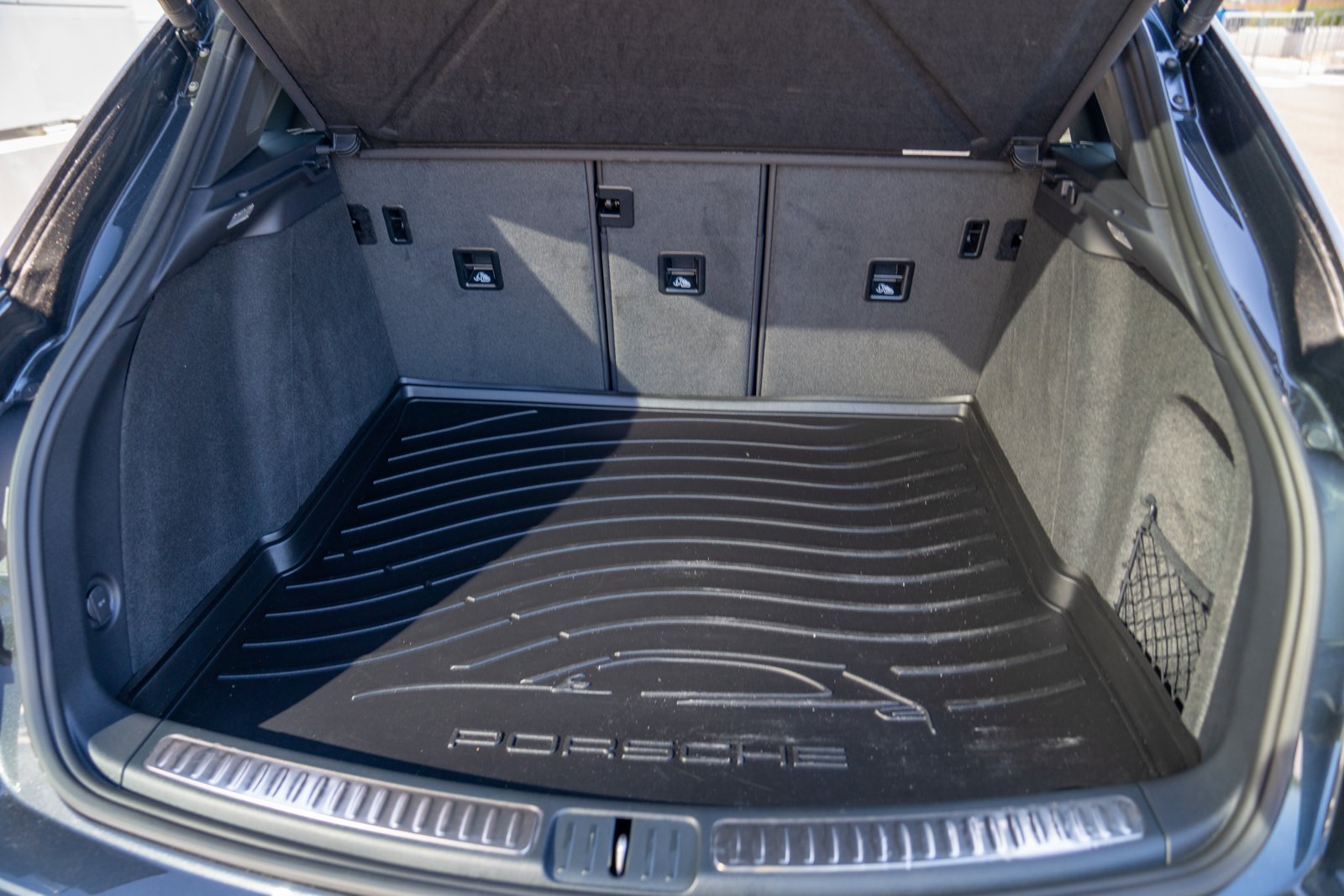 Certified 2026 Porsche Macan AWD/4WD image 27
