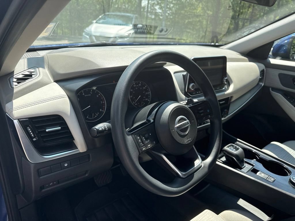 Used 2021 Nissan Rogue SV AWD/4WD image 14