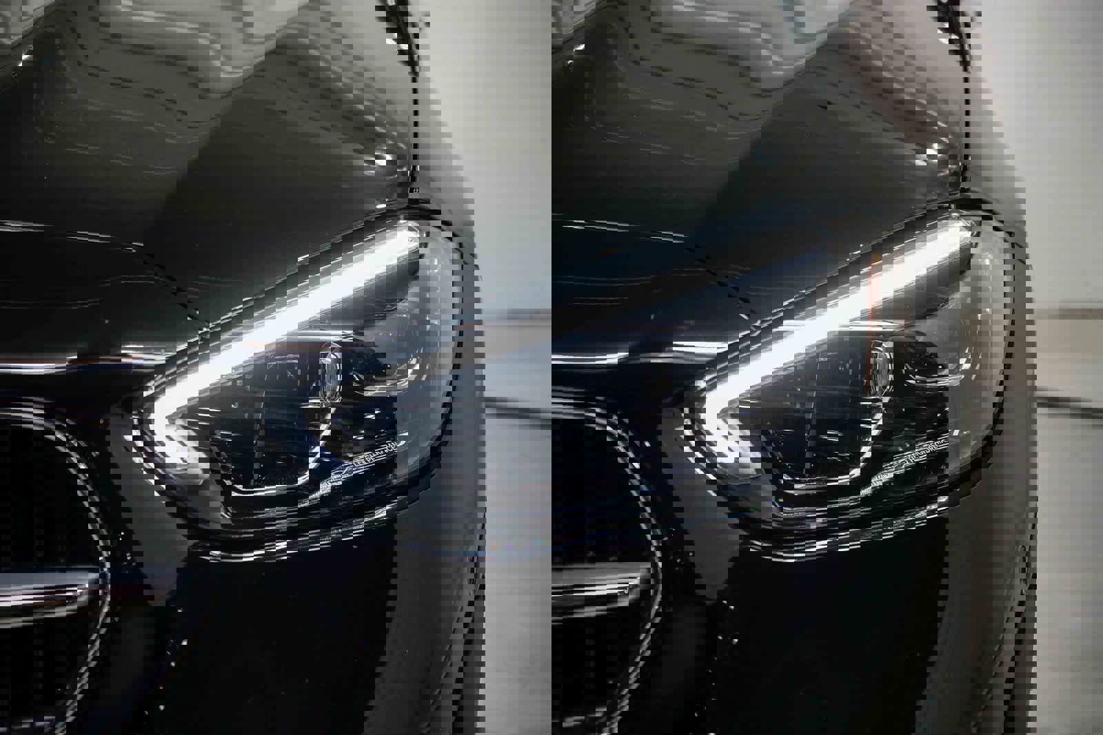 Used 2025 Mercedes-Benz C 300 Sedan image 7