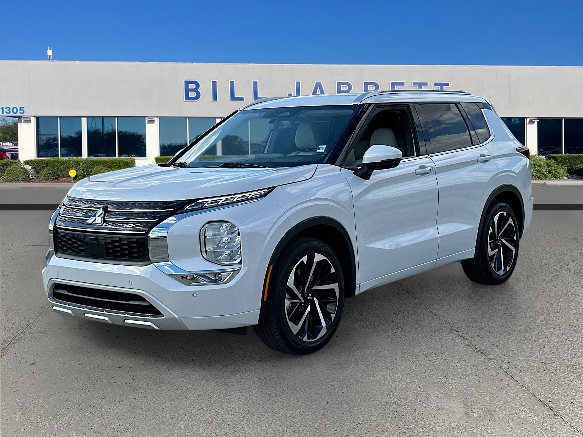 Used 2024 Mitsubishi Outlander SEL Black Edition image 3