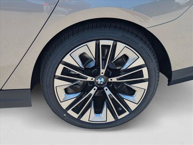 Used 2026 BMW 530i w/ Premium Package RWD image 9