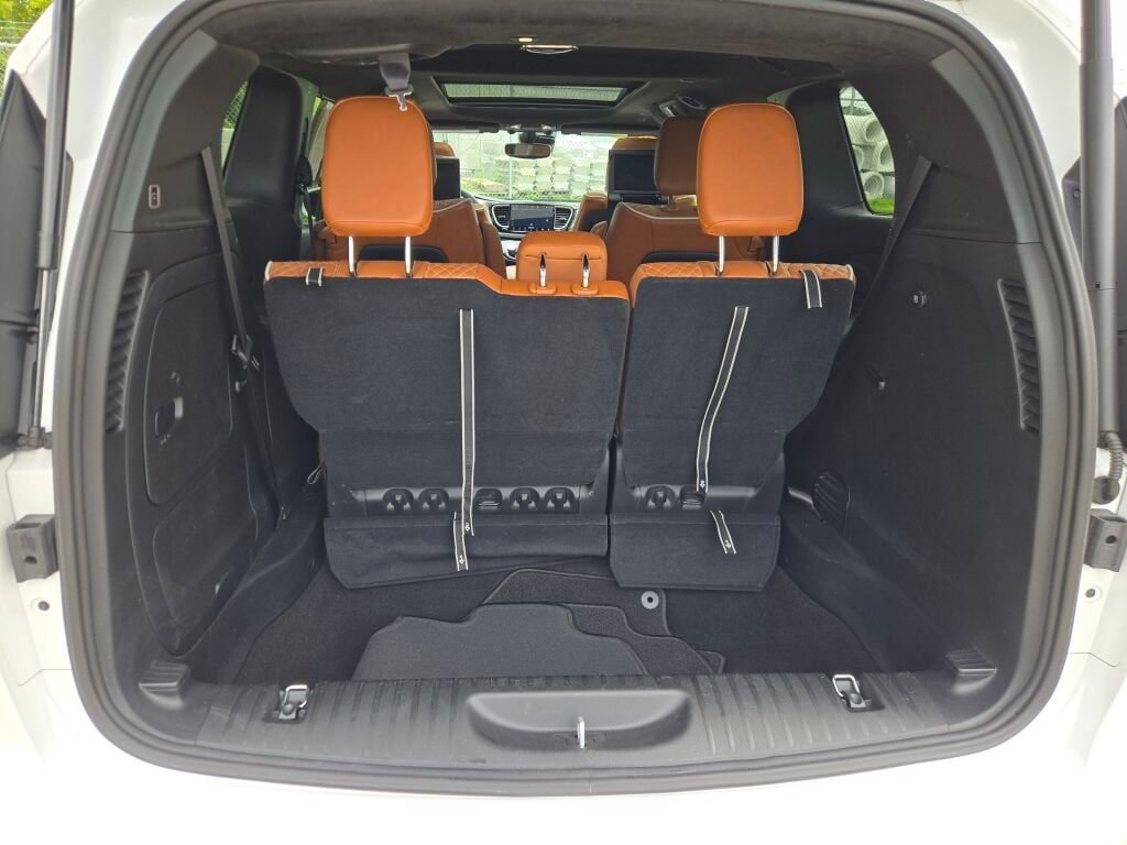 Certified 2024 Chrysler Pacifica Pinnacle FWD image 15