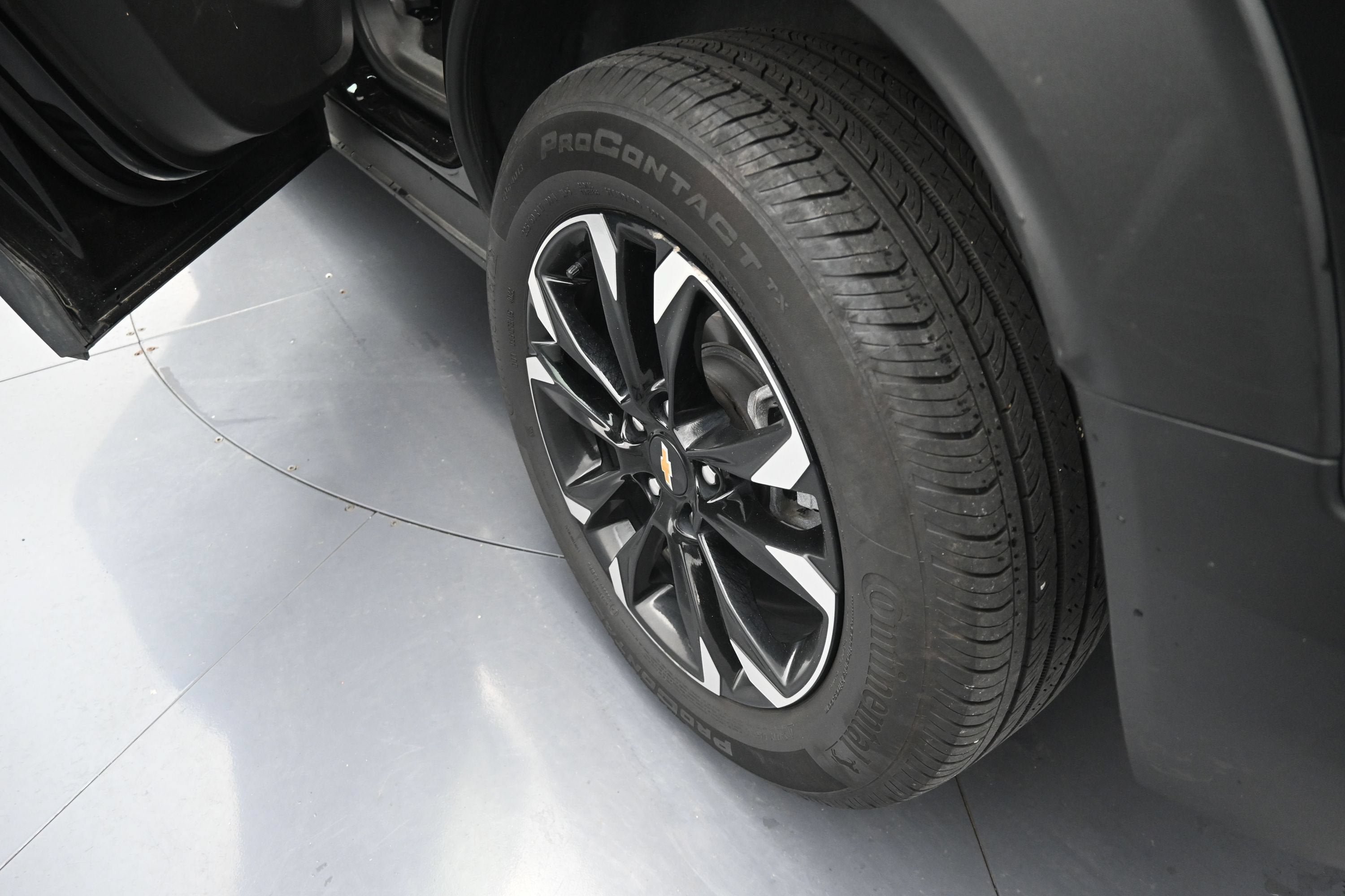 Used 2023 Chevrolet TrailBlazer LT w/ Convenience Package AWD/4WD image 31