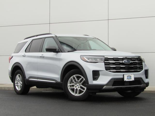 Used 2025 Ford Explorer Active AWD/4WD image 1