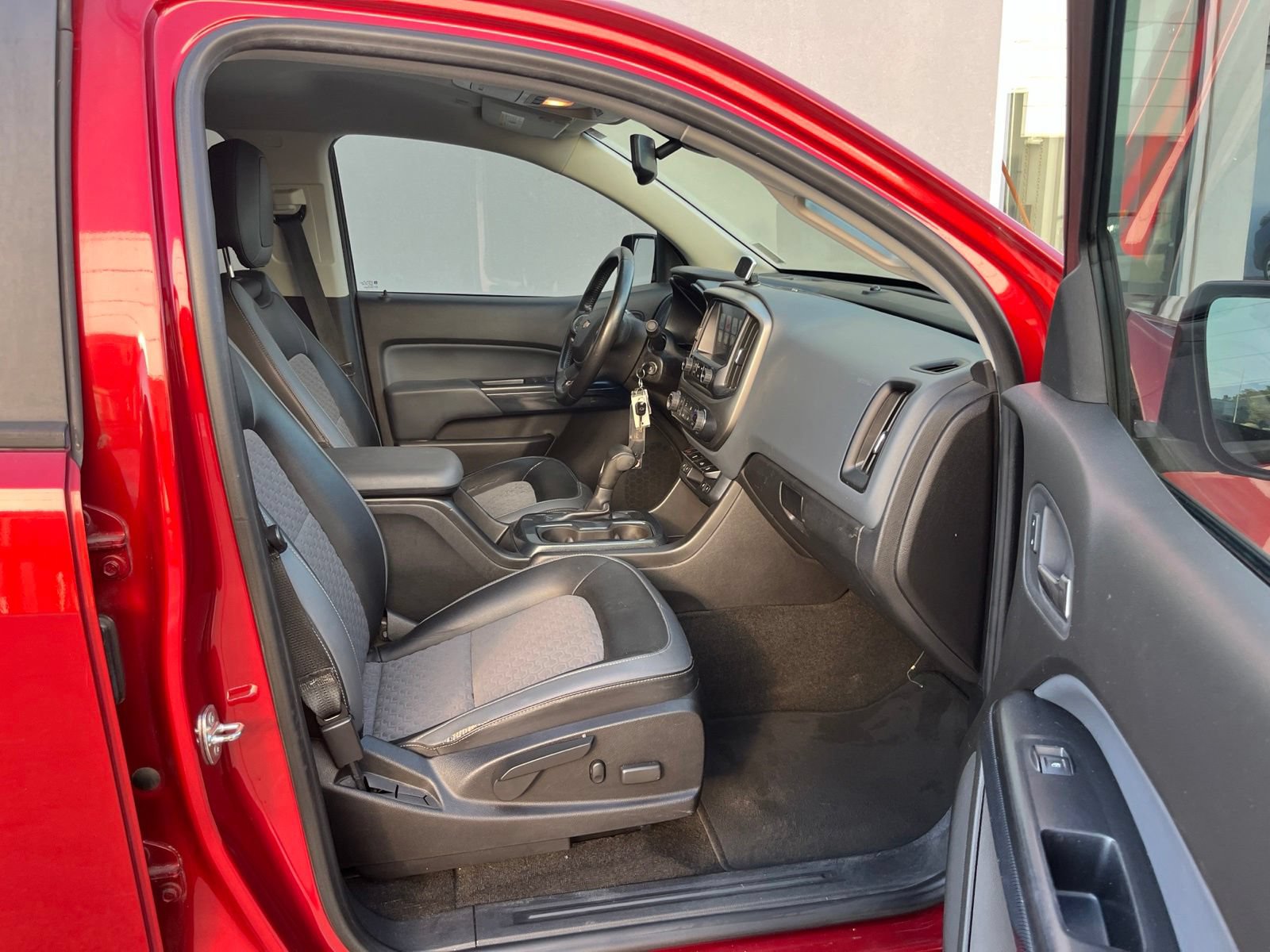 Used 2015 Chevrolet Colorado Z71 RWD image 26