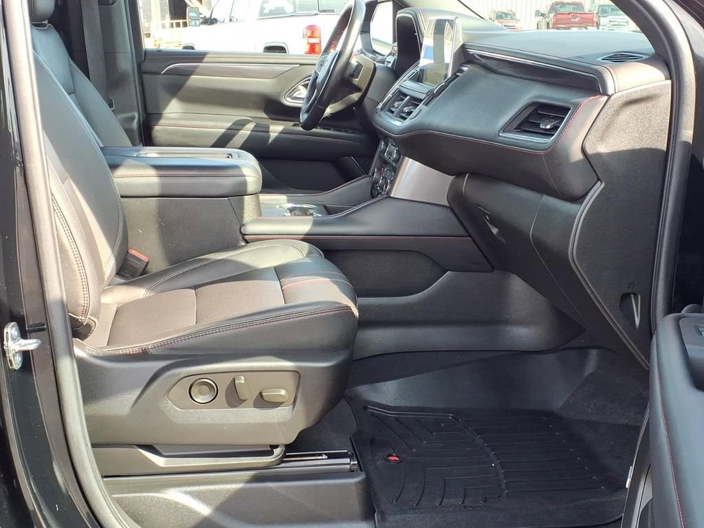 Certified 2022 Chevrolet Tahoe RST w/ Luxury Package AWD/4WD image 4