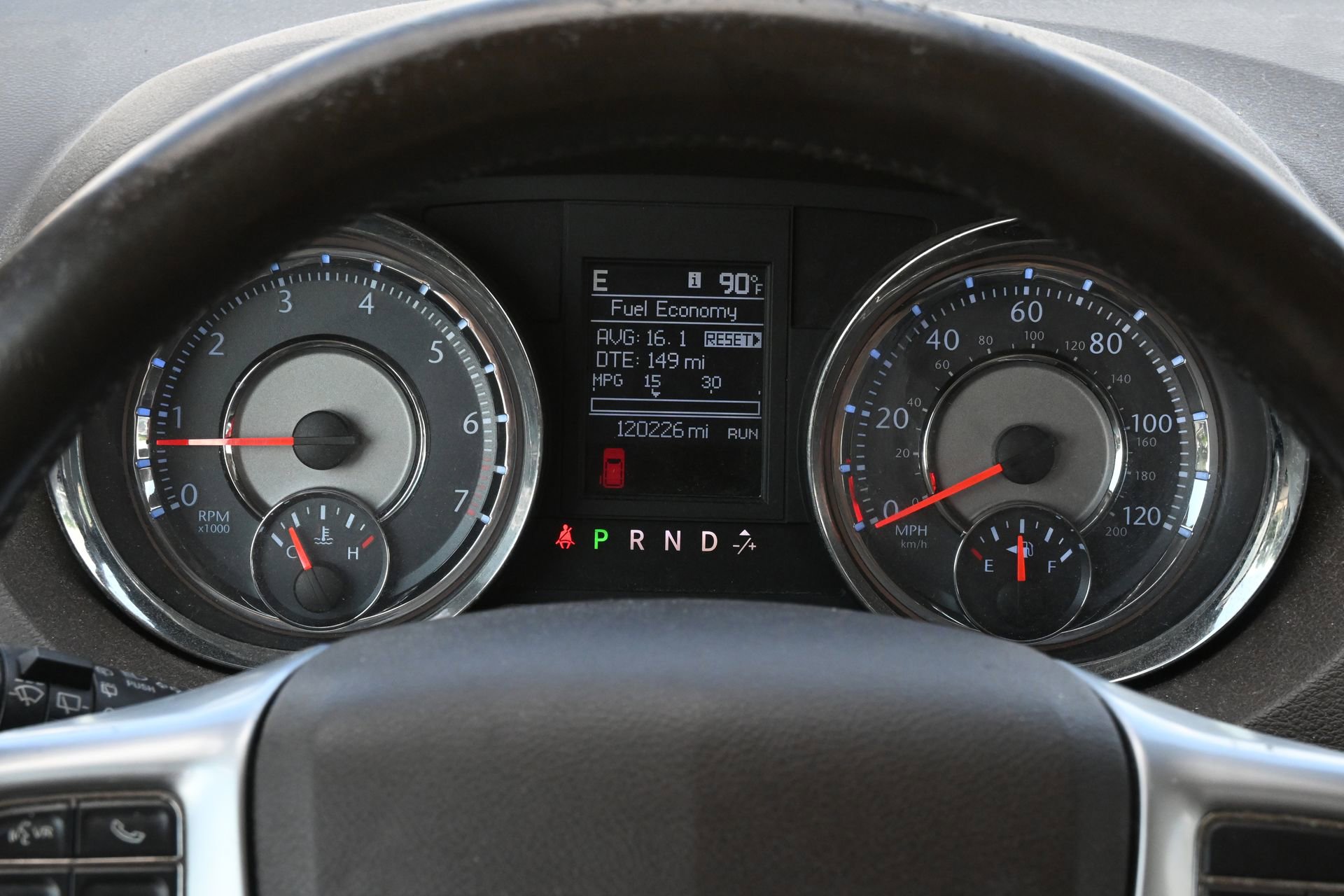 Used 2012 Chrysler Town & Country Touring-L w/ Entertainment Group #2 FWD image 11