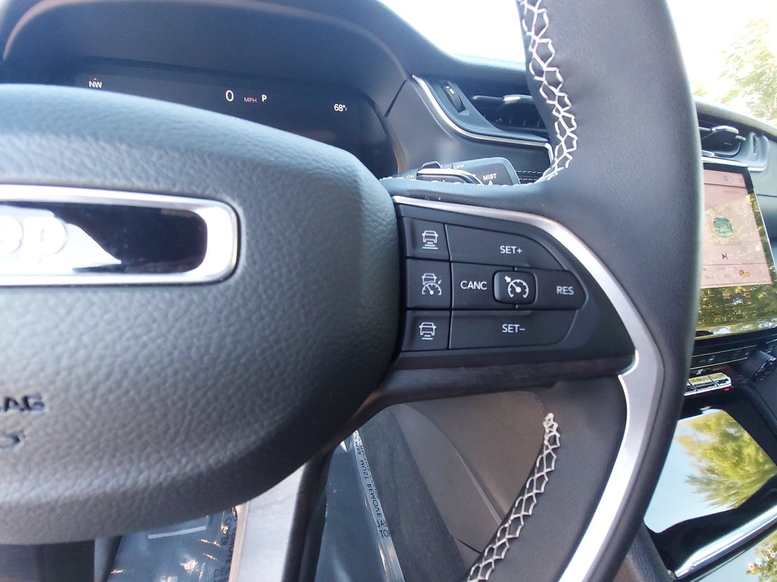 Used 2025 Jeep Grand Cherokee L Limited AWD/4WD image 19