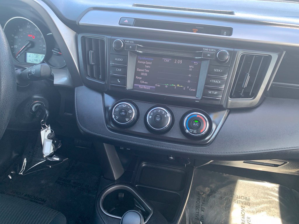 Used 2016 Toyota RAV4 LE AWD/4WD image 12