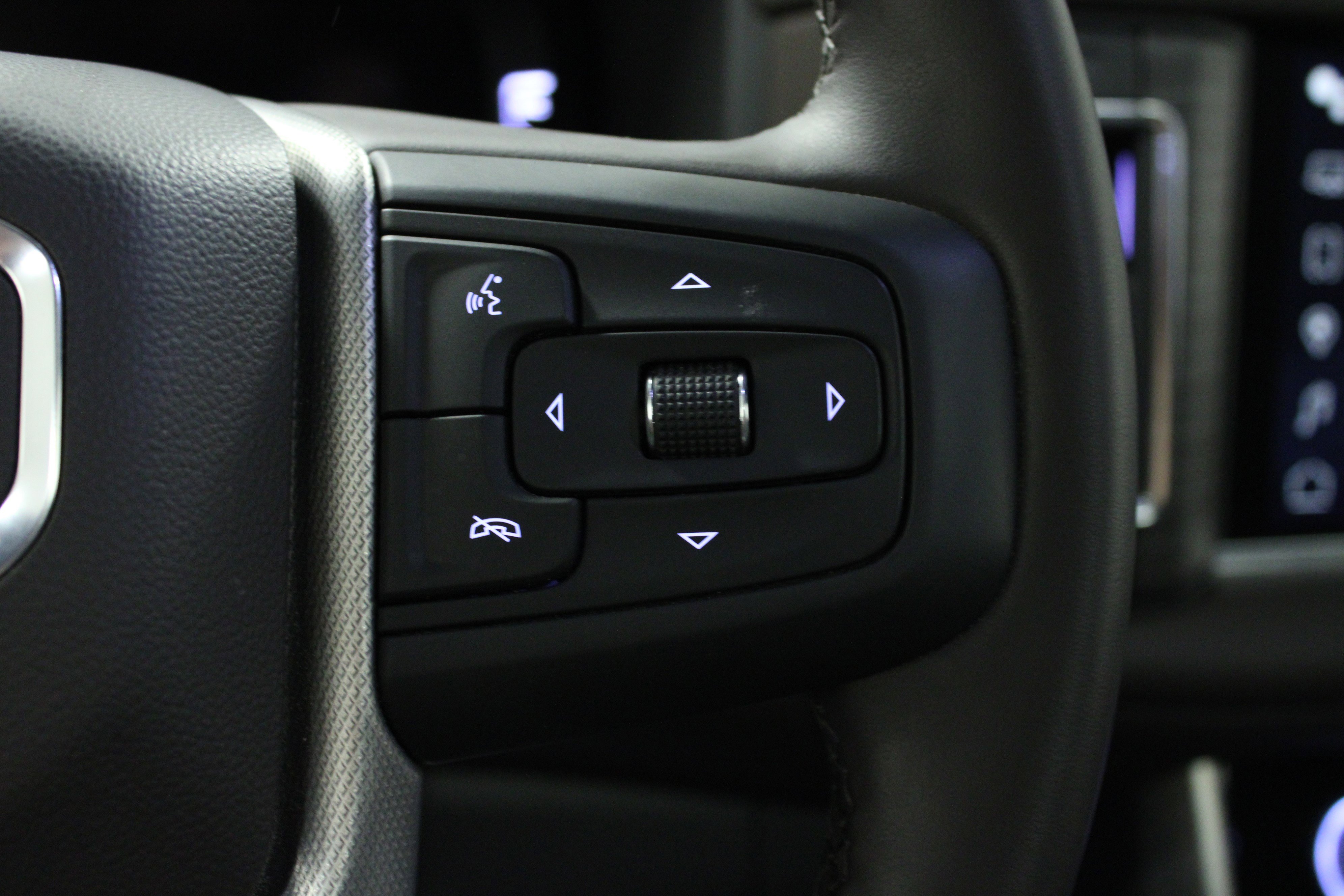 Used 2024 GMC Yukon XL Denali image 22