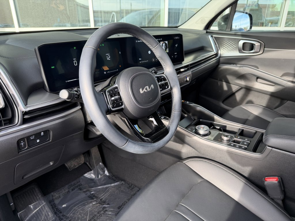 Used 2025 Kia Sorento EX image 31