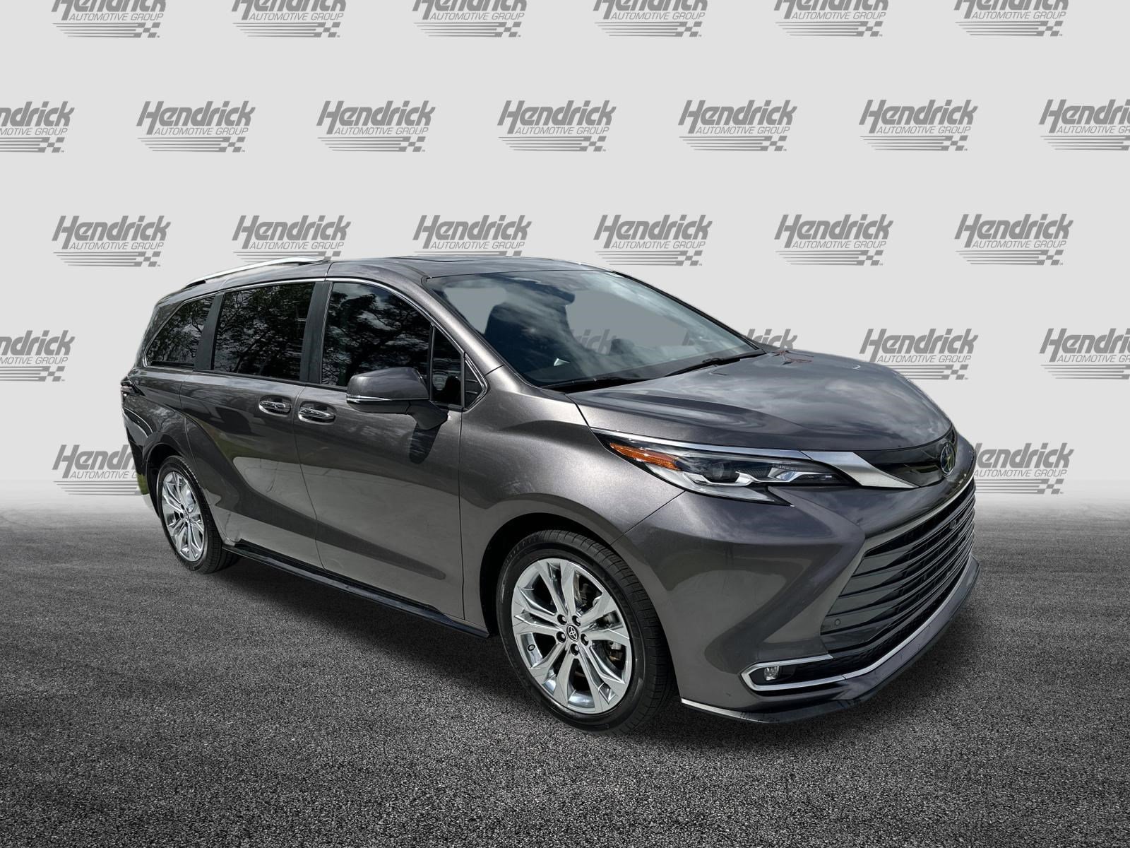 Certified 2023 Toyota Sienna Platinum FWD image 2
