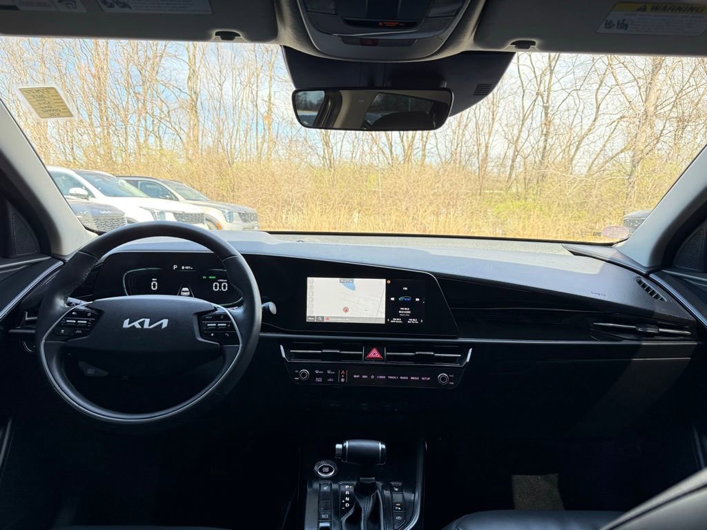 Used 2023 Kia Niro EX image 25