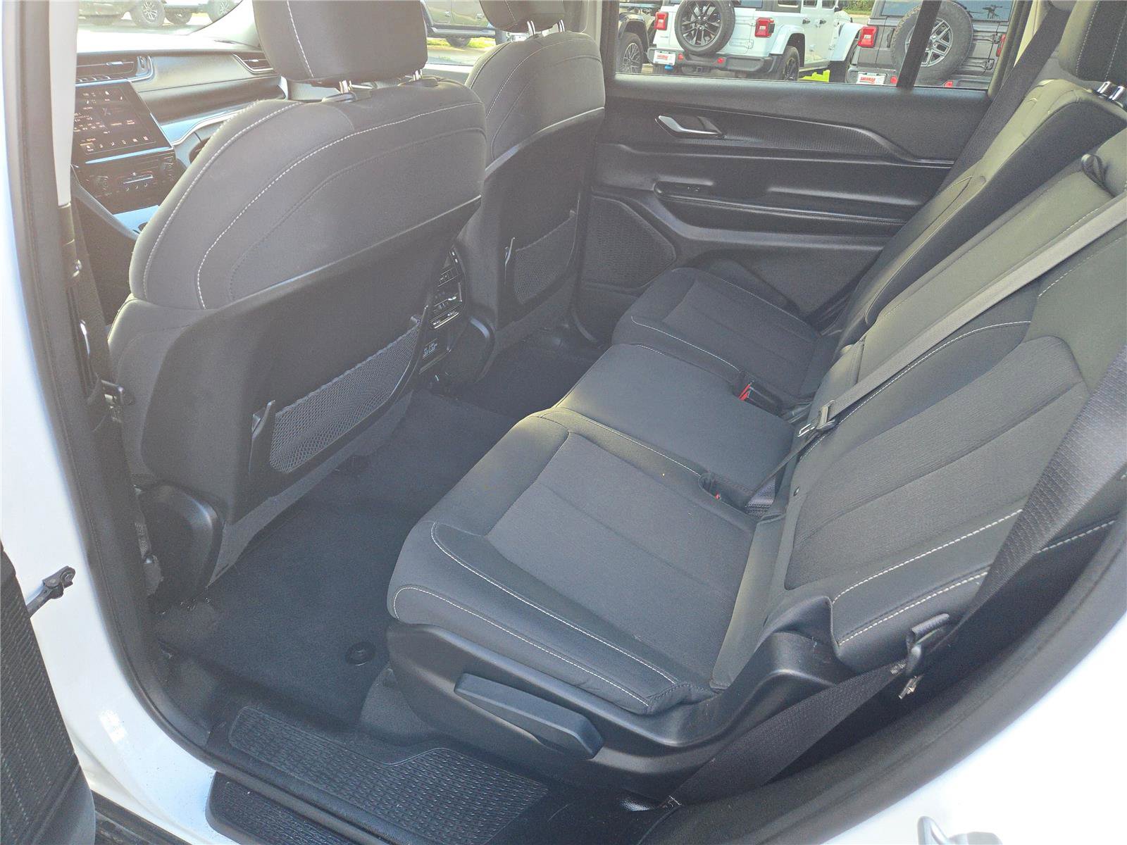 Certified 2023 Jeep Grand Cherokee L Laredo image 22