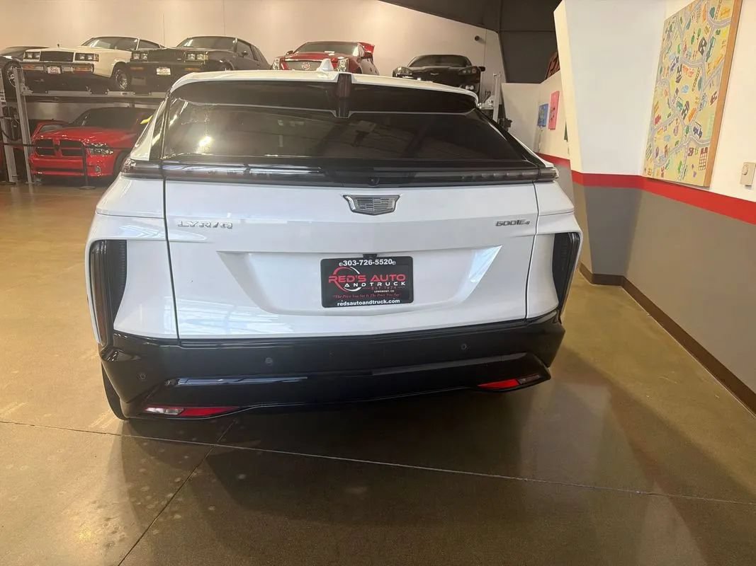 Used 2024 Cadillac Lyriq Sport AWD/4WD image 9