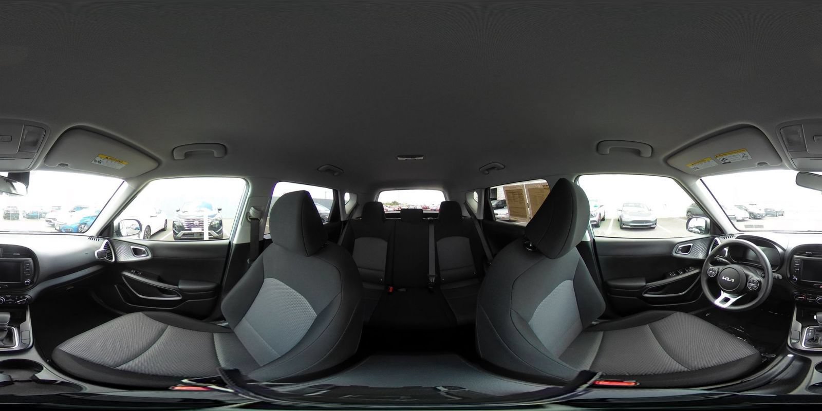 Used 2025 Kia Soul LX w/ LX Technology Package FWD image 39