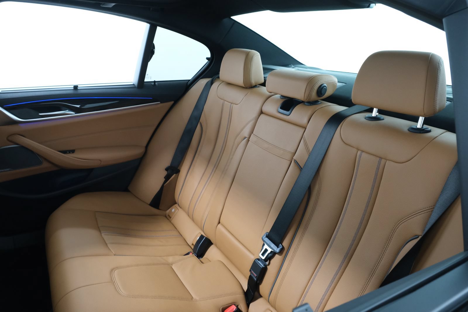 Used 2023 BMW M550i xDrive w/ Executive Package AWD/4WD image 33