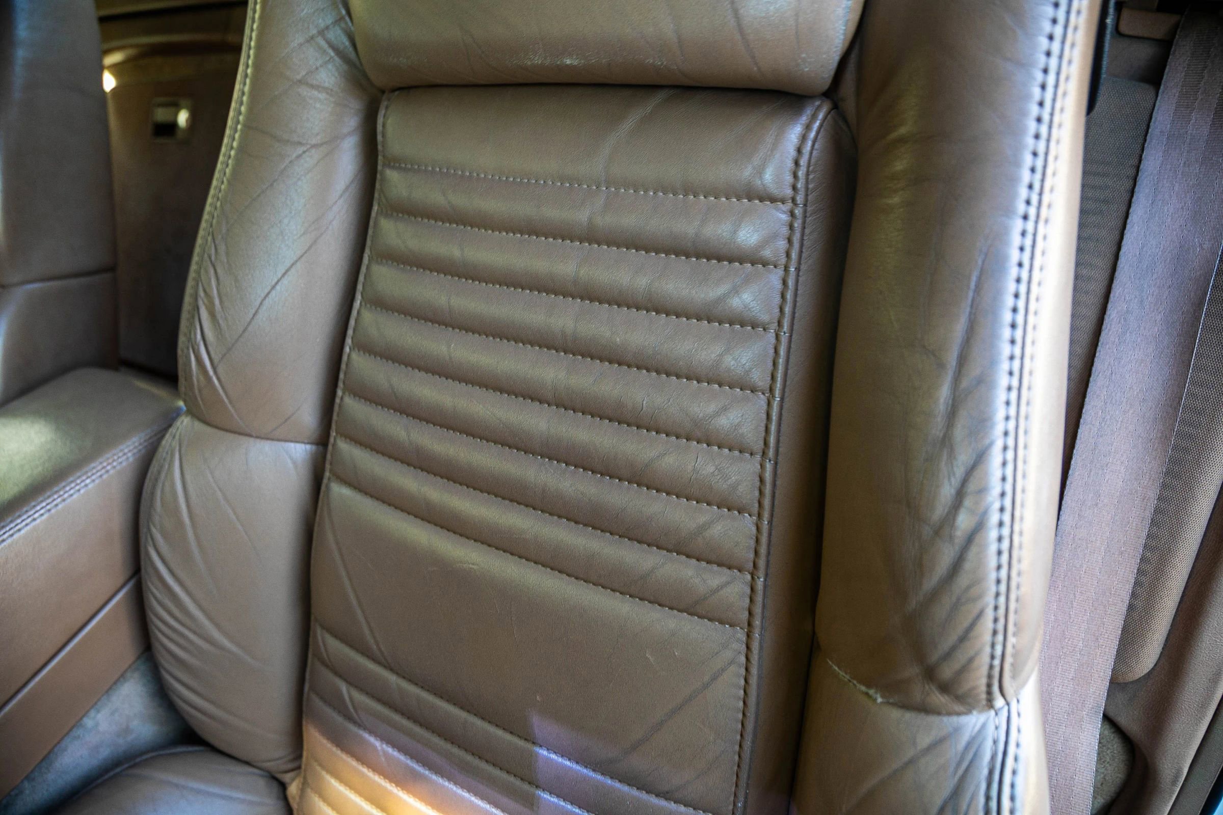 Used 1990 Buick Reatta Convertible FWD image 32