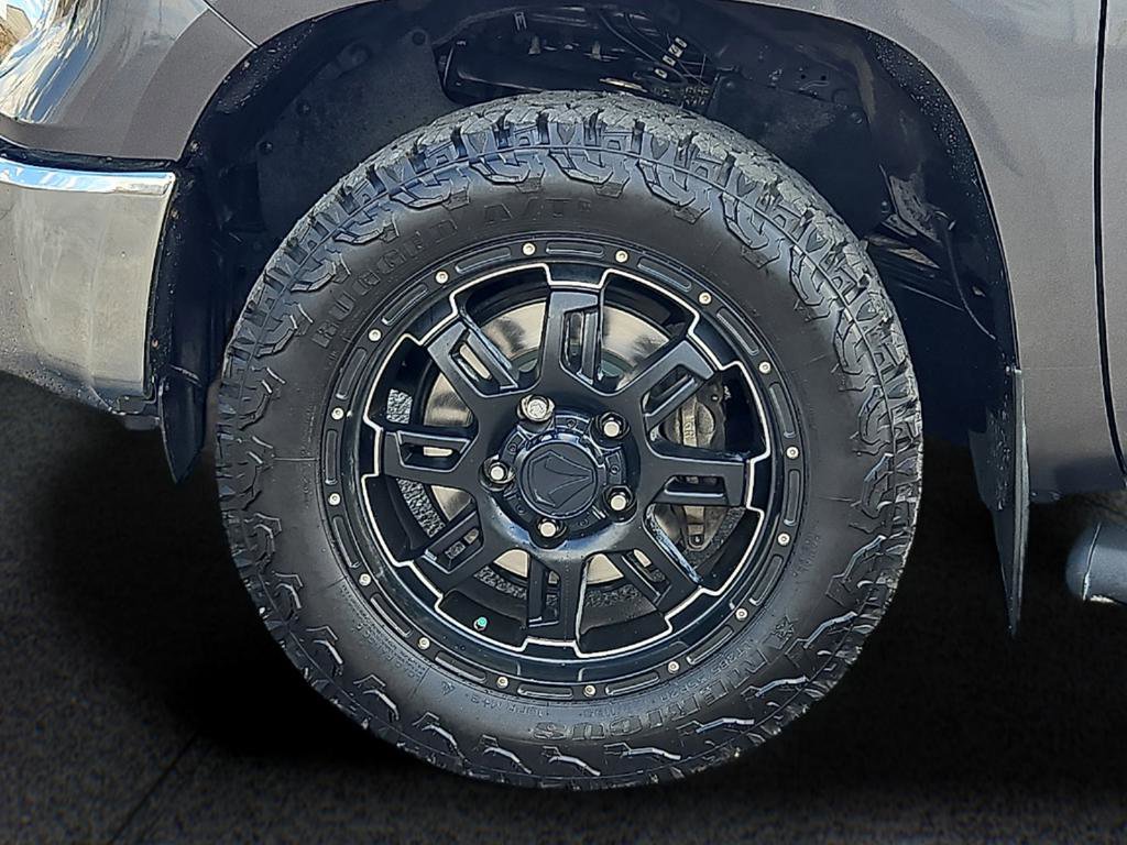 Used 2017 Toyota Tundra SR5 w/ SR5 Upgrade Package image 20