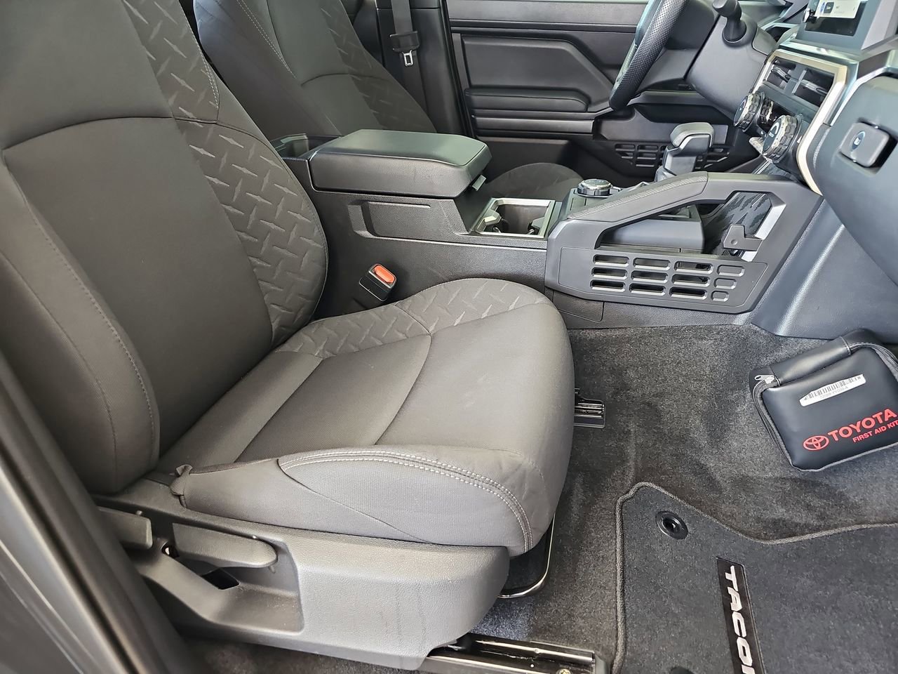 Used 2025 Toyota Tacoma SR5 image 13