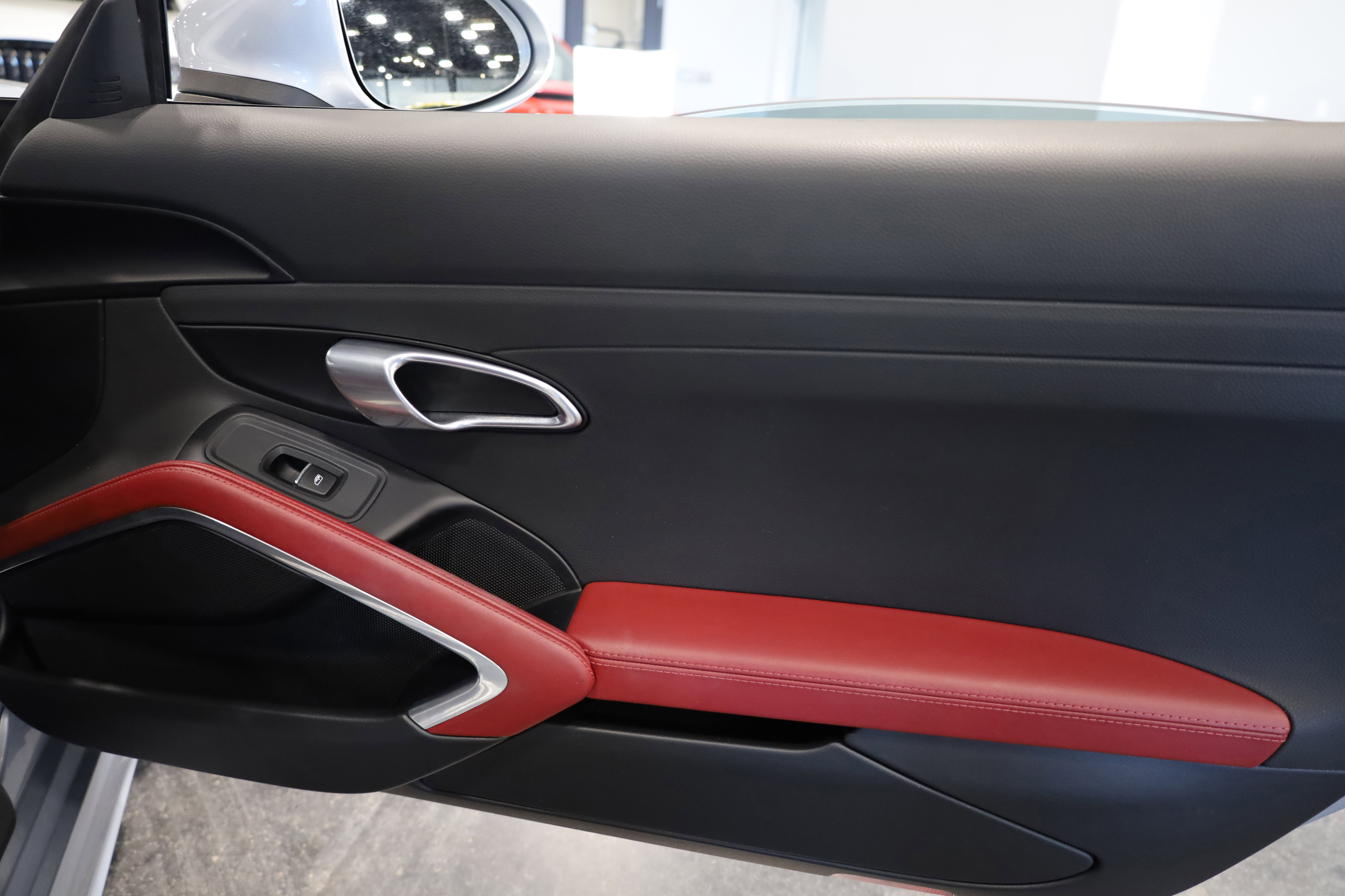 Used 2018 Porsche 718 Cayman S image 34