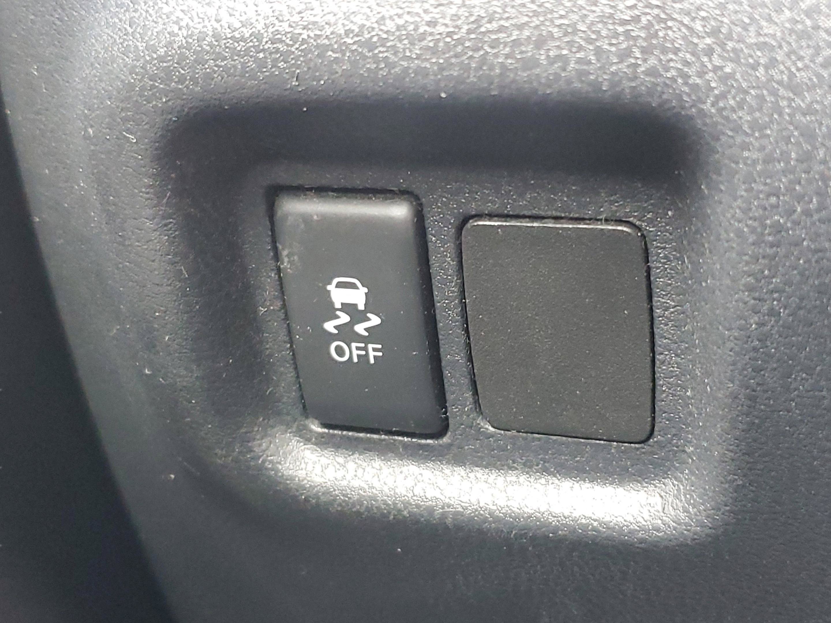 Used 2019 Nissan Versa SV FWD image 26