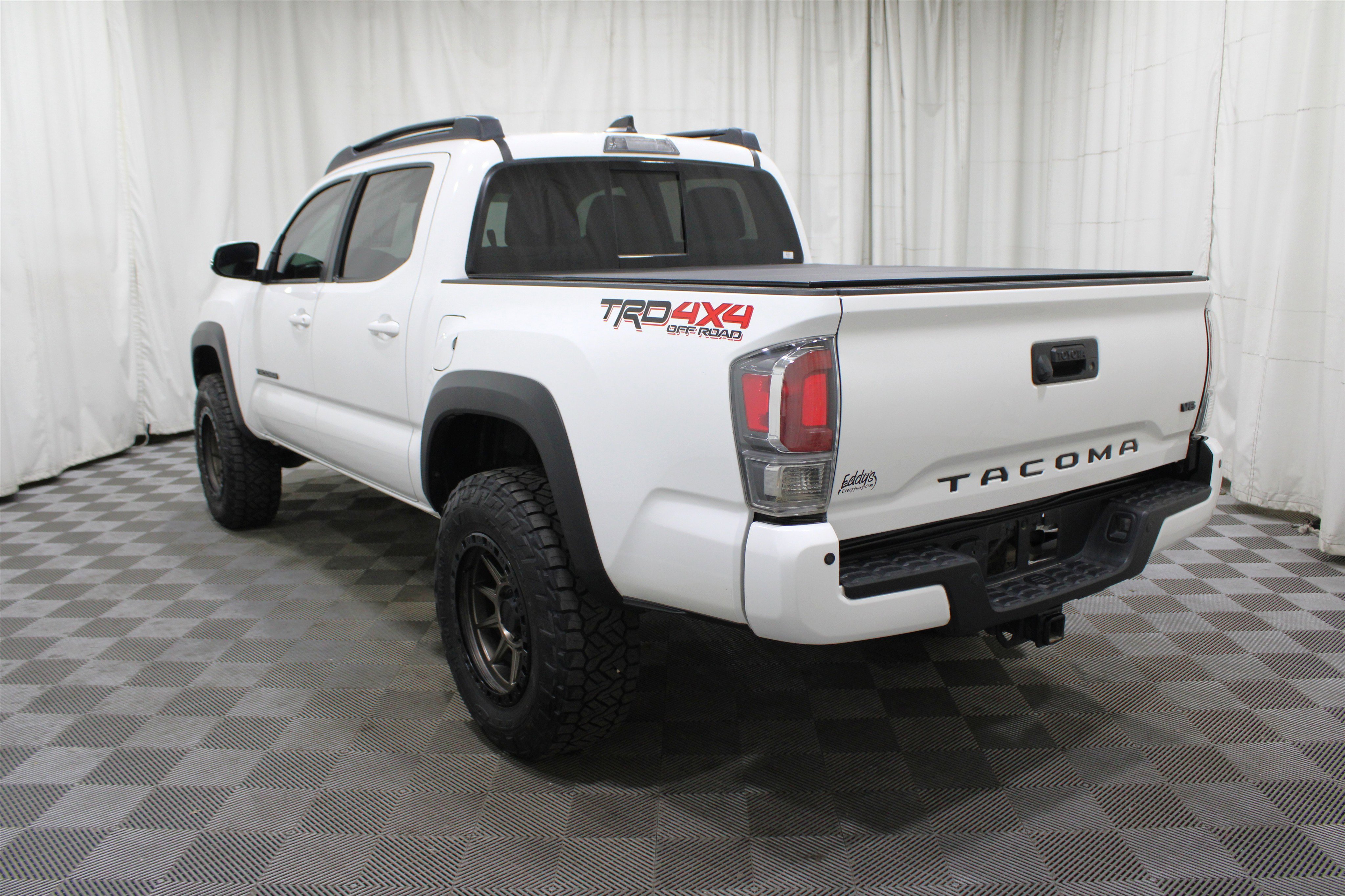 Used 2023 Toyota Tacoma TRD Off-Road w/ Technology Package image 32