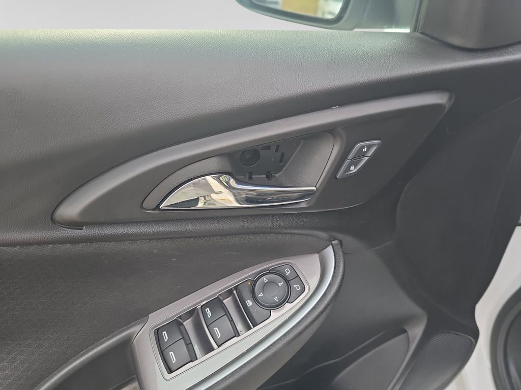 Used 2024 Chevrolet Malibu LT FWD image 11