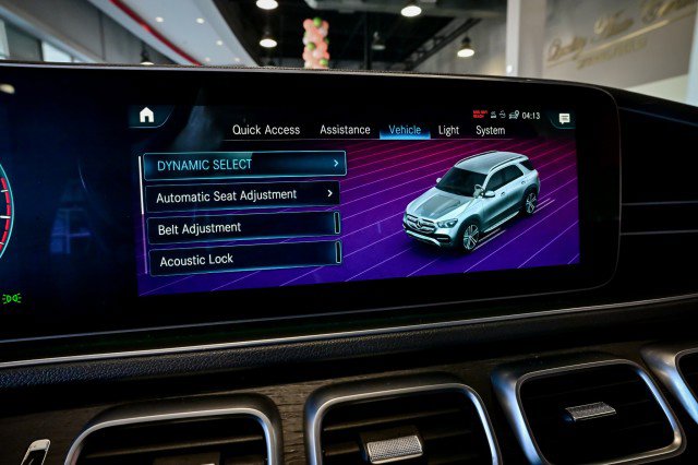 Used 2022 Mercedes-Benz GLE 350 4MATIC w/ Premium Package image 40