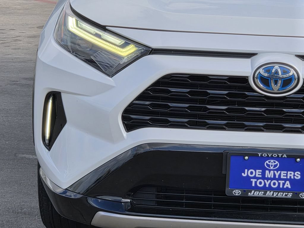 Used 2023 Toyota RAV4 XSE AWD/4WD image 5