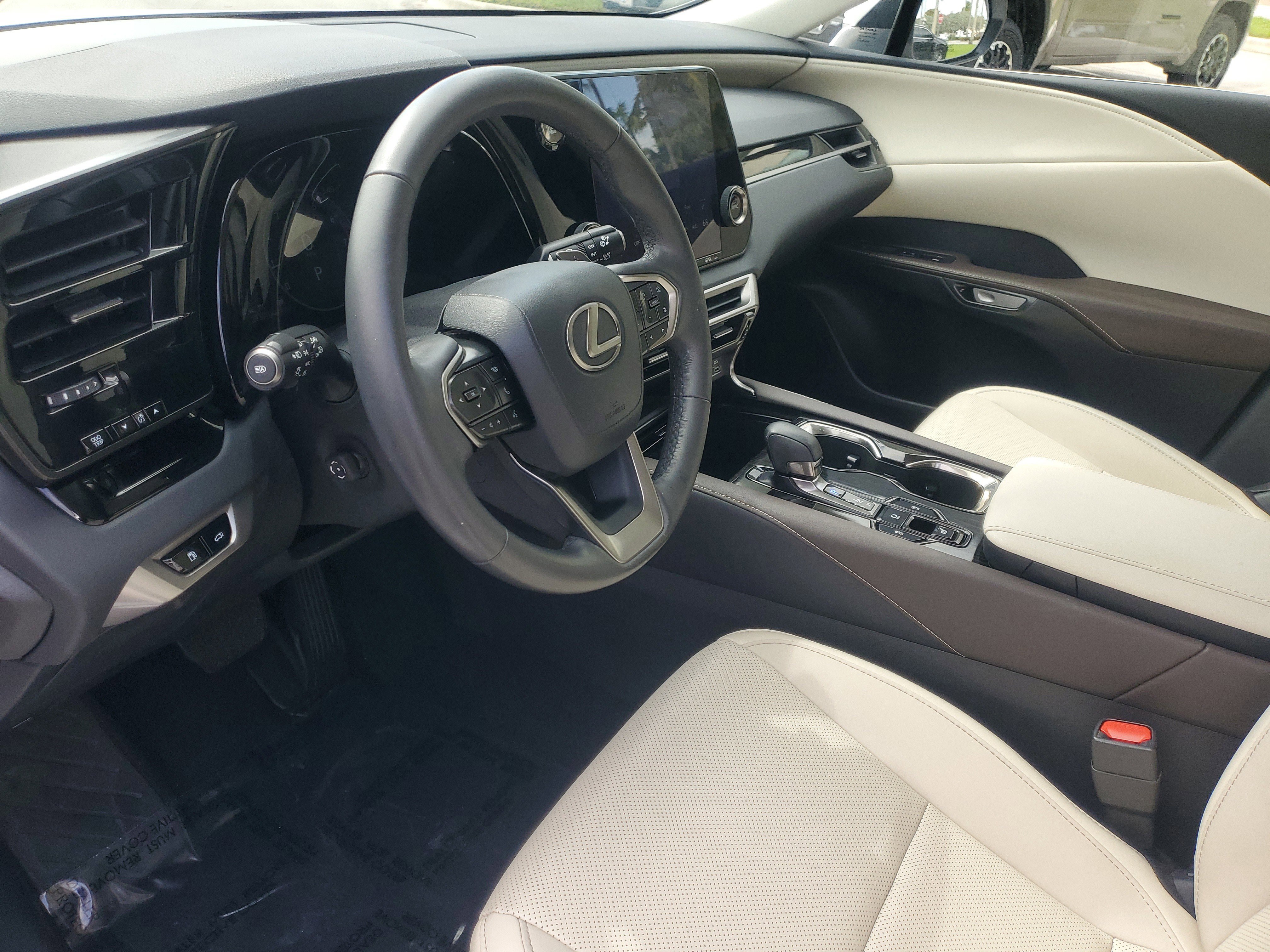 Used 2024 Lexus RX 350 FWD w/ Technology Package image 21