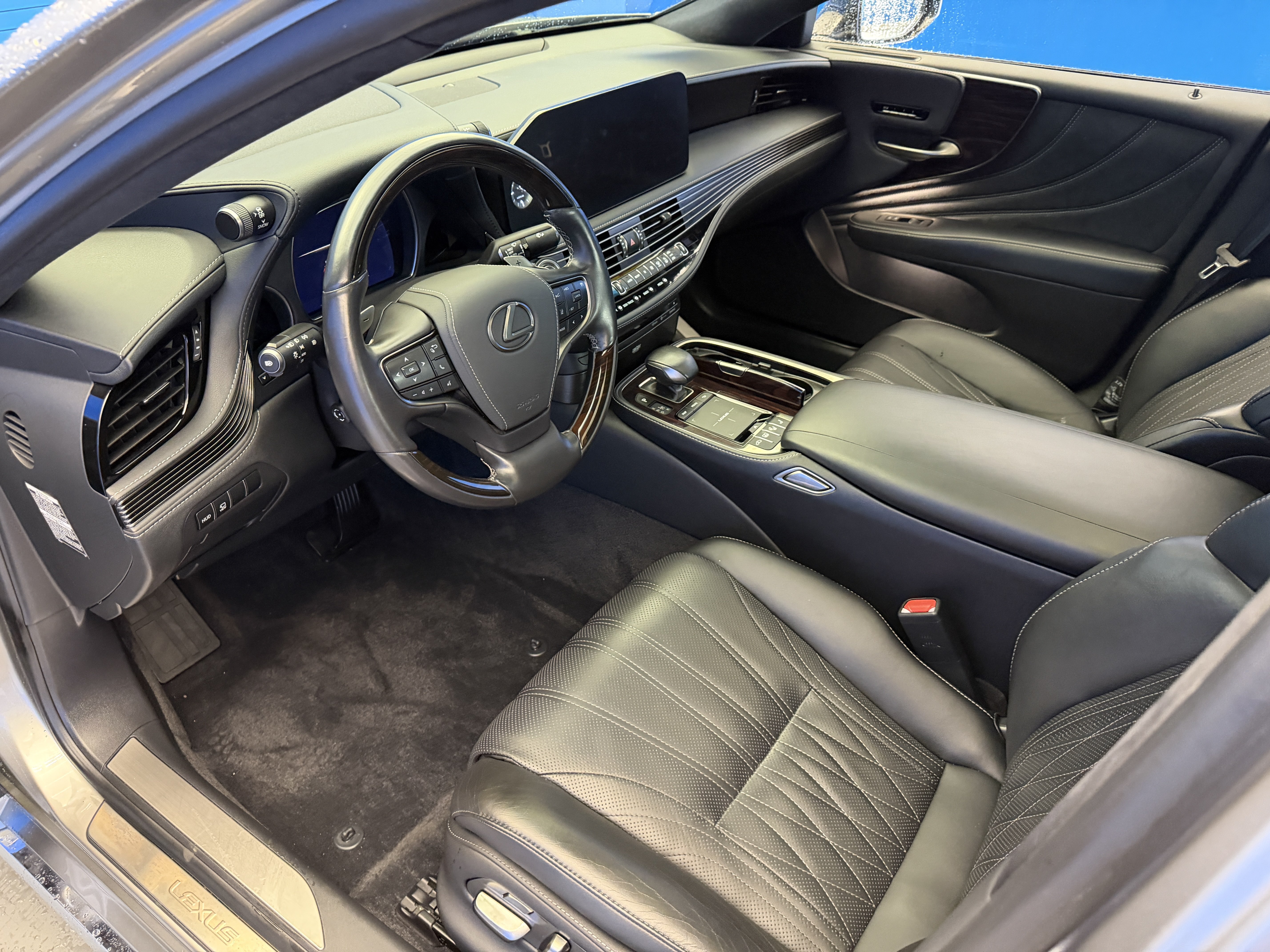 Used 2021 Lexus LS 500 w/ Interior Upgrade Package RWD image 11