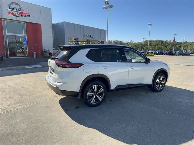 Certified 2024 Nissan Rogue SL FWD image 10