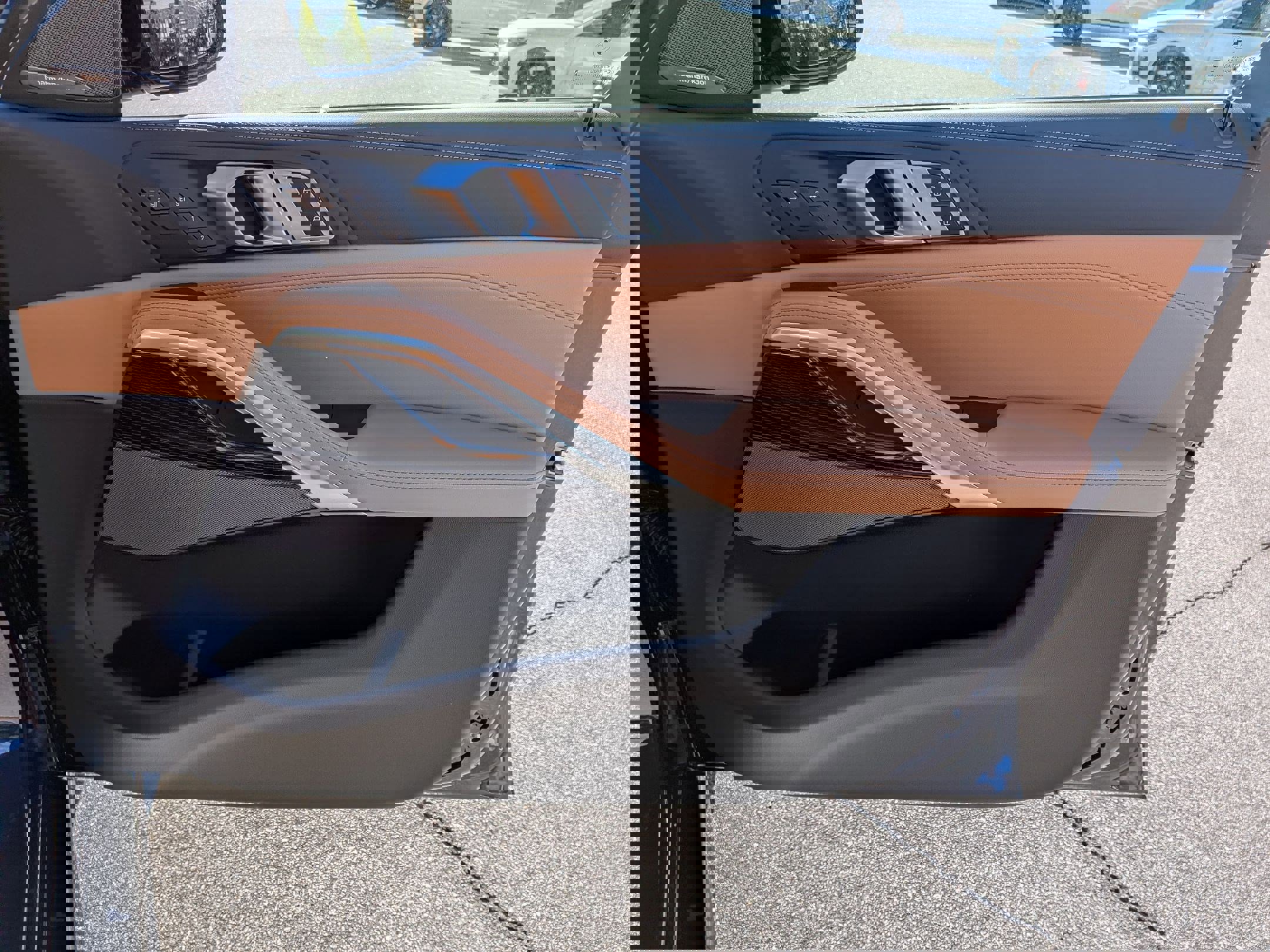 New 2026 BMW X6 xDrive40i w/ Climate Comfort Package image 35