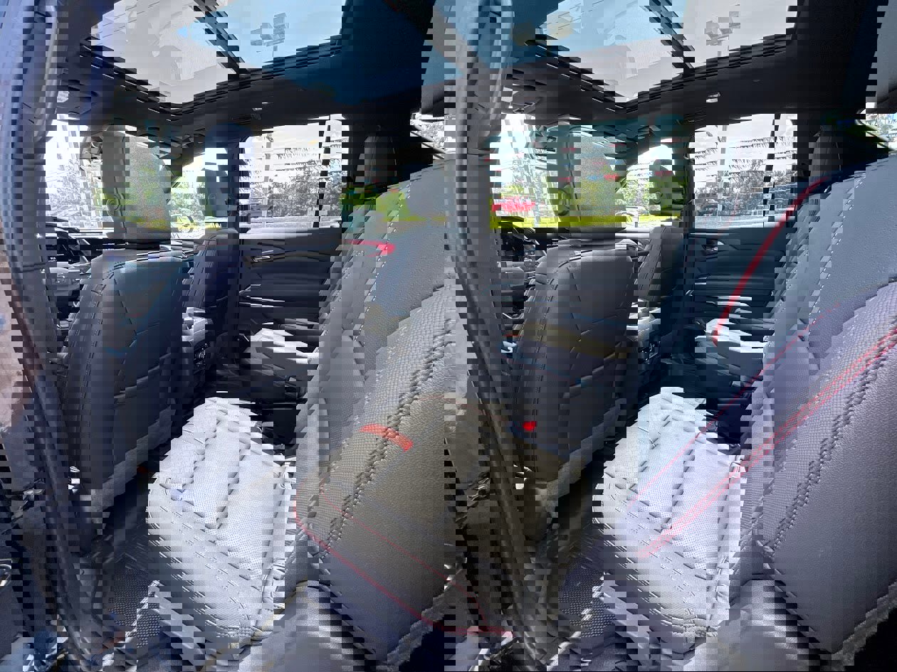 Used 2024 Chevrolet Traverse RS image 13