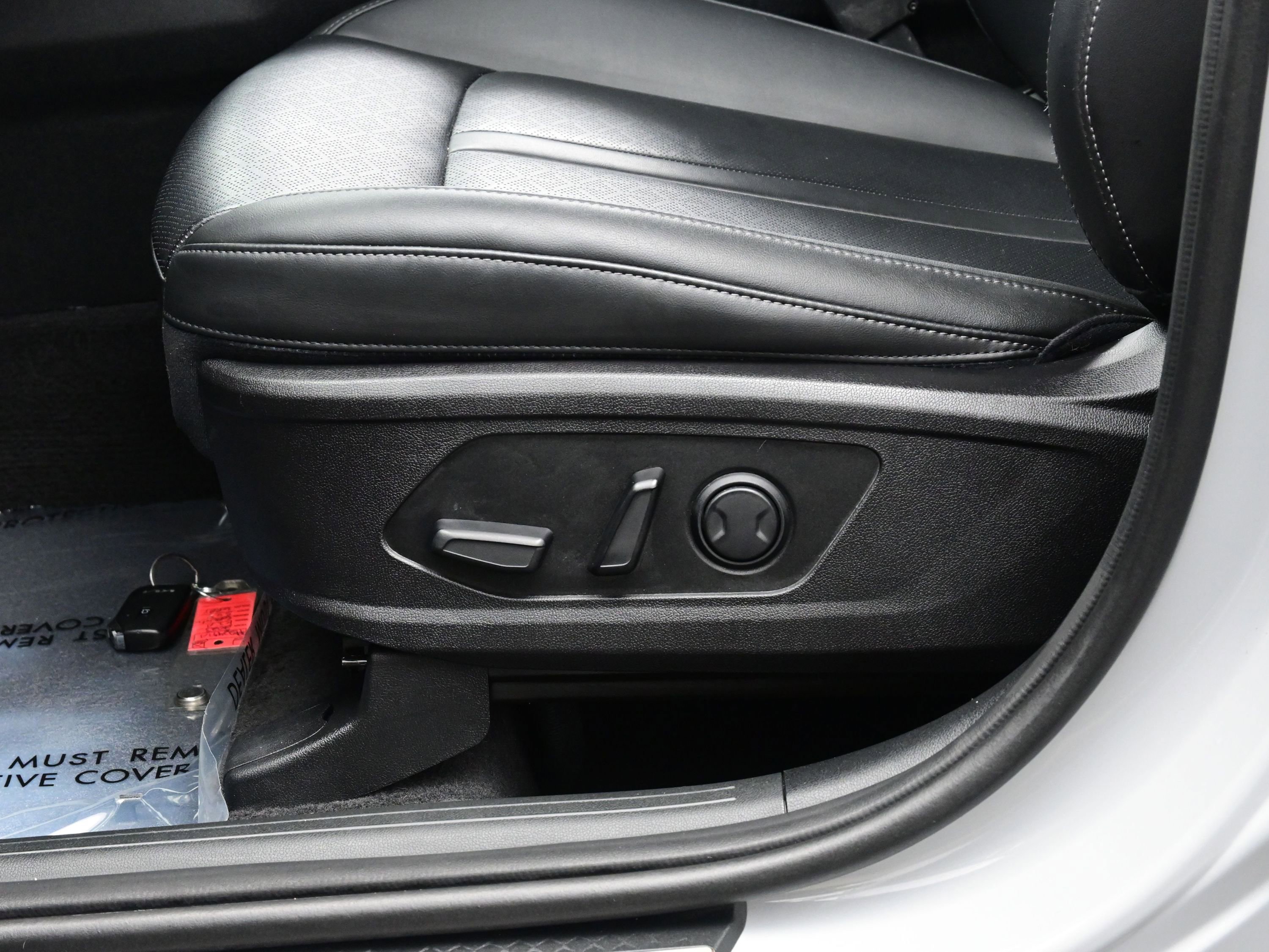 Used 2023 Kia Sorento SX image 12