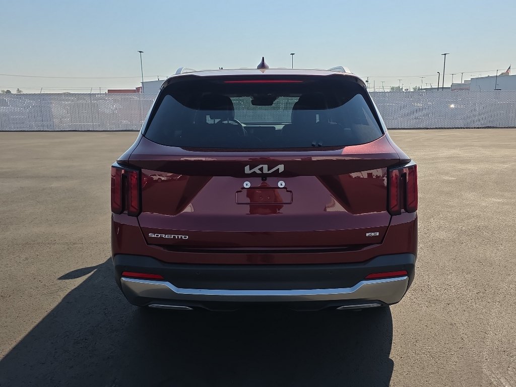 Used 2025 Kia Sorento EX AWD/4WD image 7