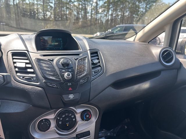Used 2014 Ford Fiesta SE image 13