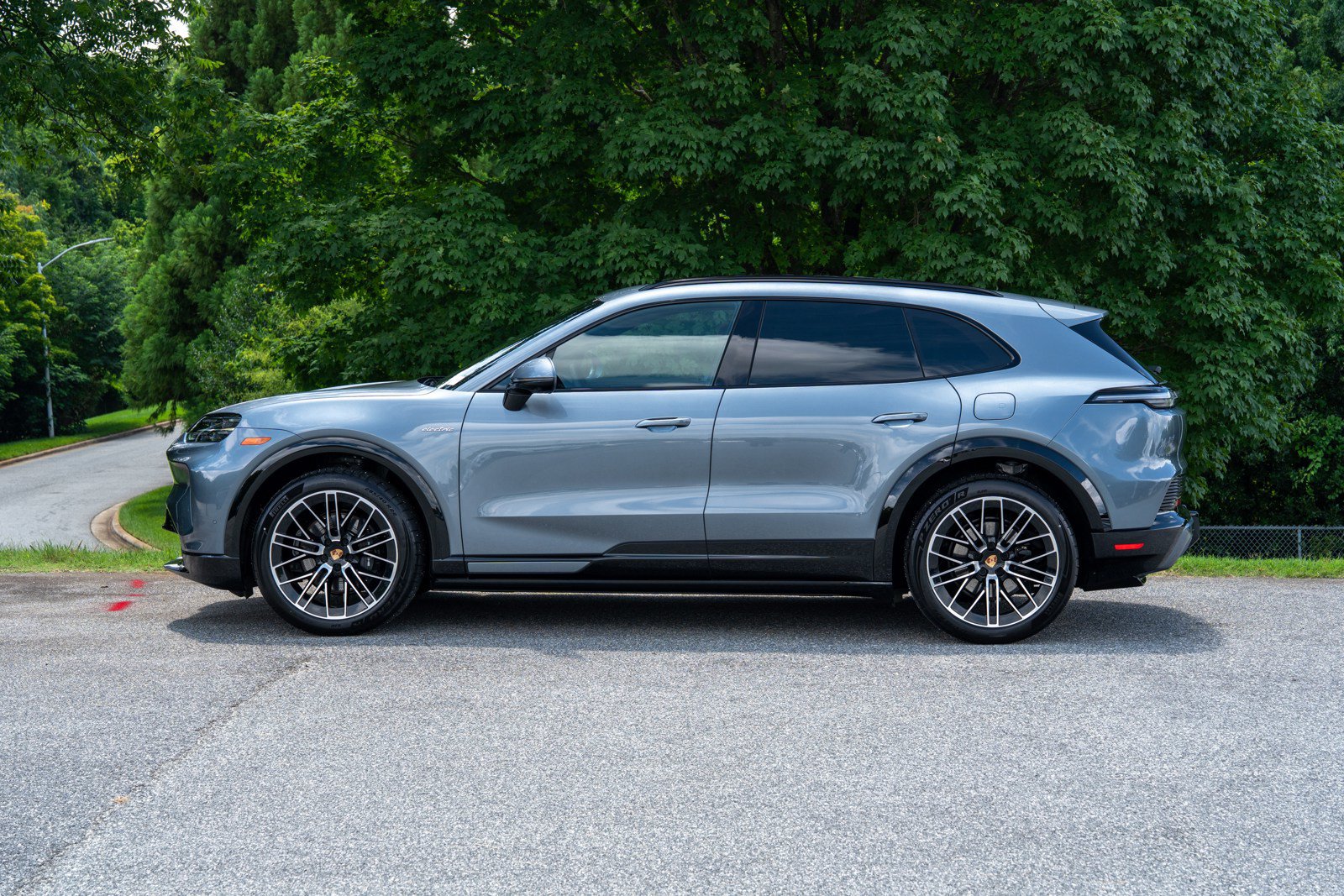 New 2026 Porsche Cayenne Coupe AWD/4WD image 2