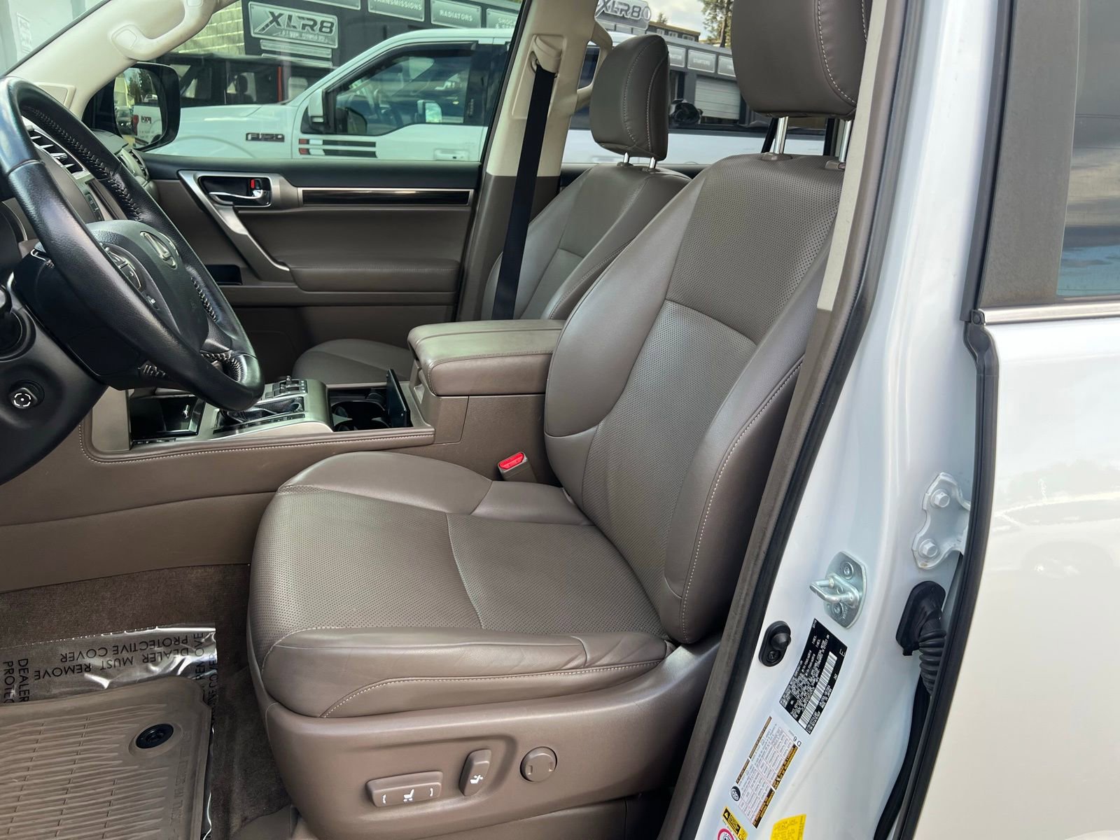 Used 2016 Lexus GX 460 w/ Comfort Package AWD/4WD image 22