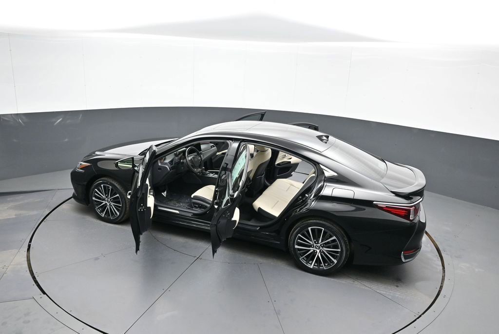 Used 2024 Lexus ES 300h w/ Premium Package FWD image 45