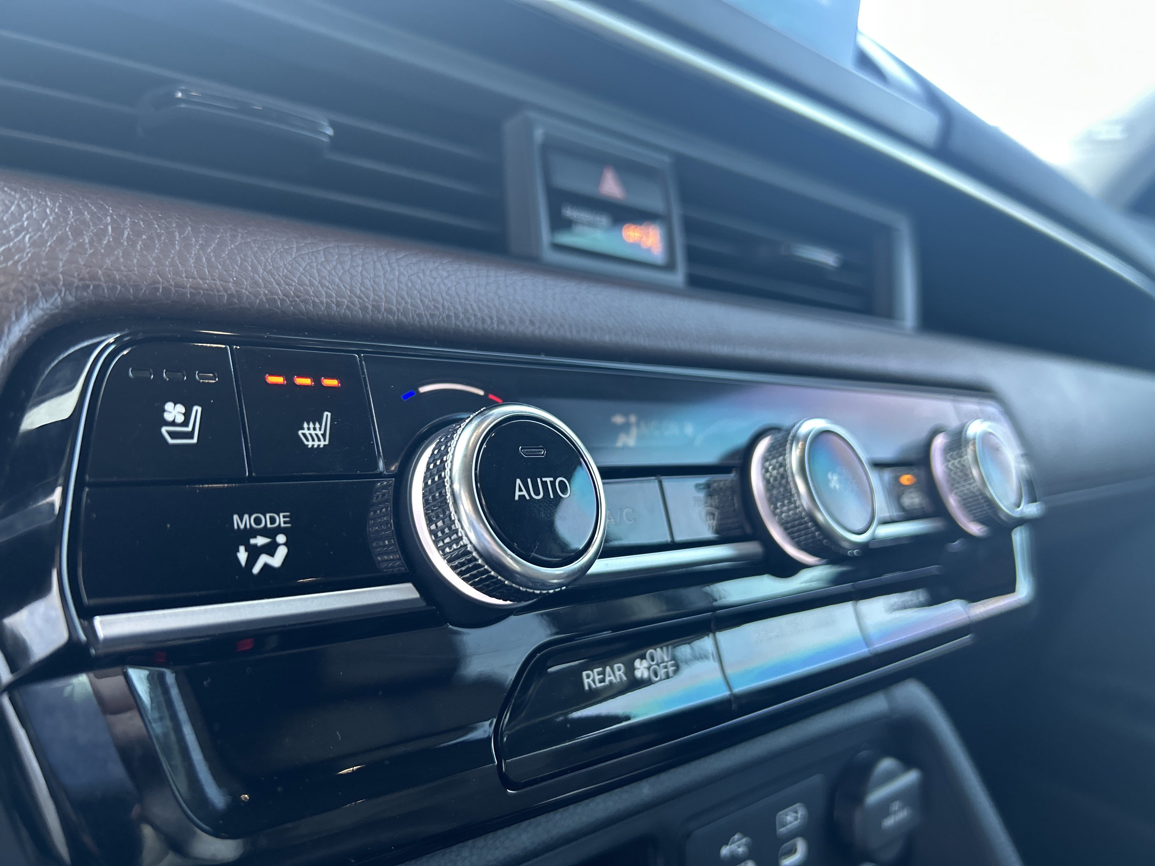 Used 2024 Honda Pilot Elite image 25