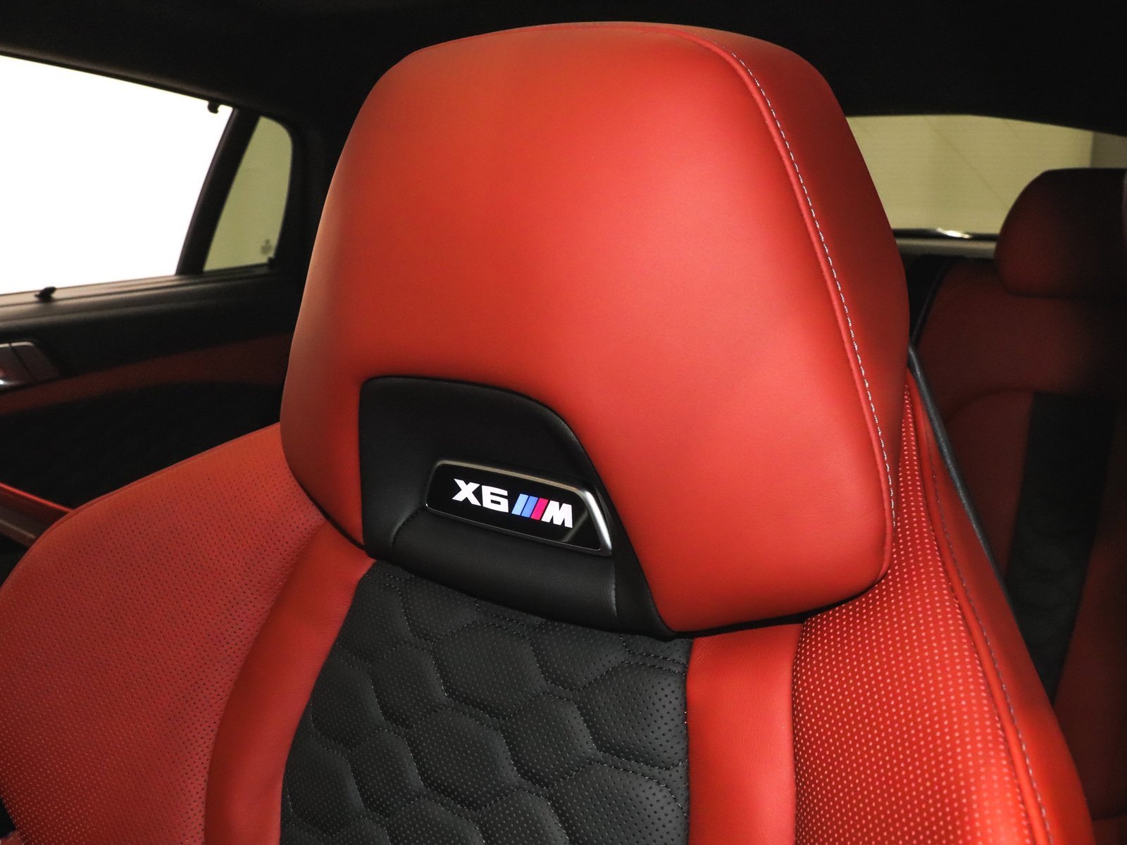 Used 2024 BMW X6 M Competition w/ Executive Package image 23
