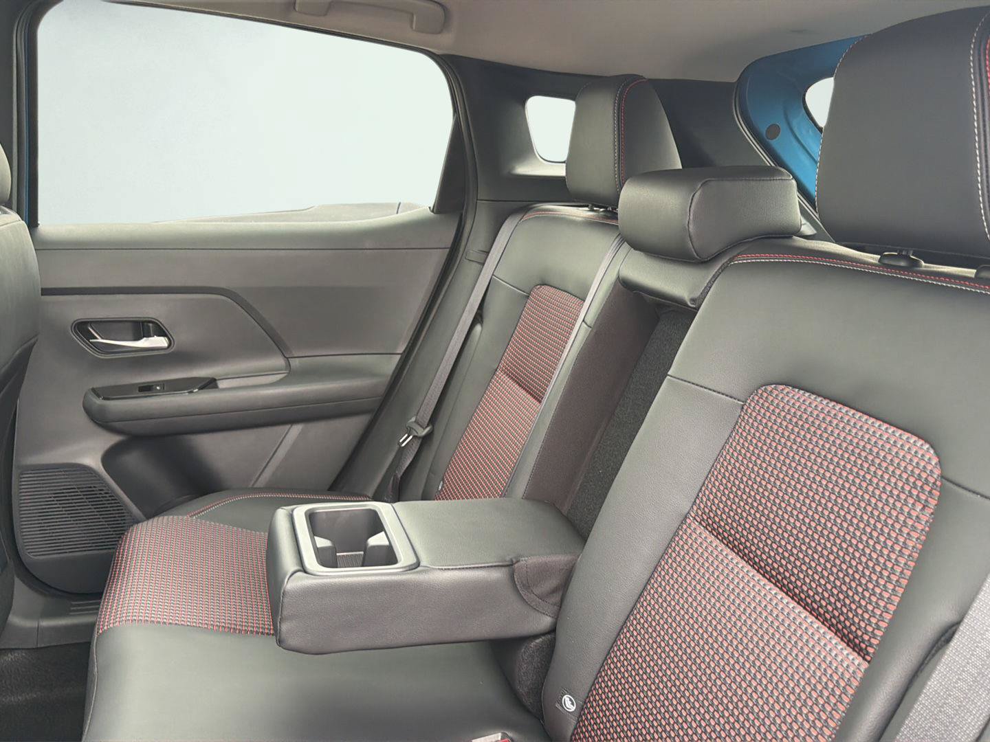 New 2027 Nissan Kicks SR AWD/4WD image 35