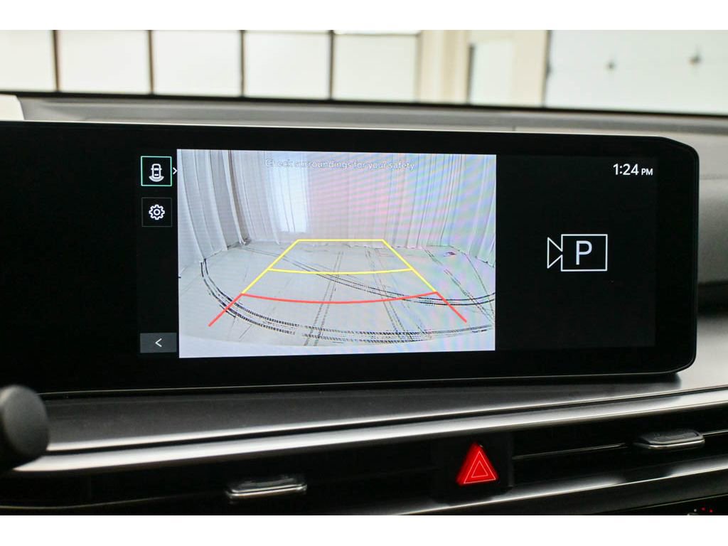 Certified 2025 Kia Sorento LX image 30