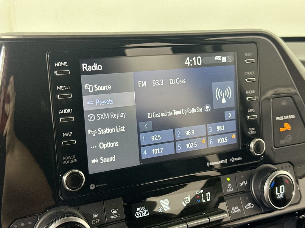Used 2021 Toyota Highlander XLE FWD image 31