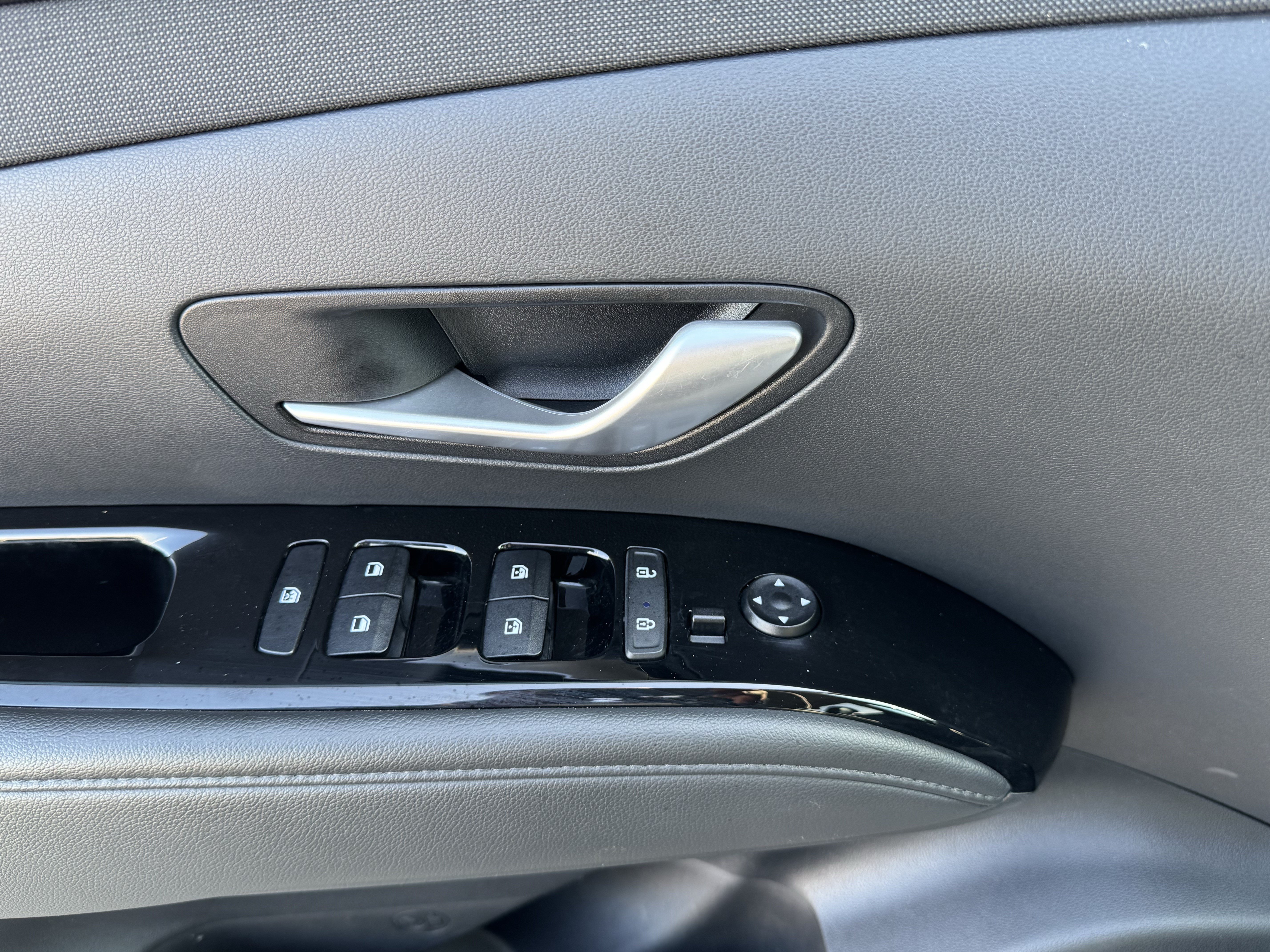 Used 2022 Hyundai Tucson Limited AWD/4WD image 14