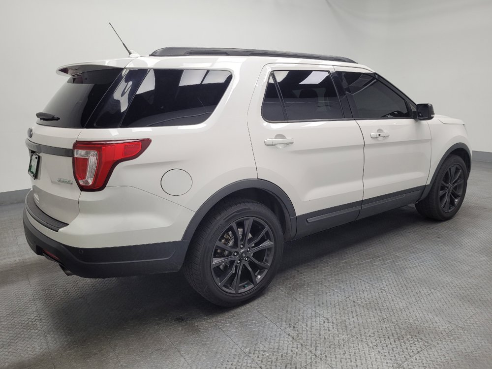 Used 2019 Ford Explorer XLT w/ Equipment Group 202A FWD image 10
