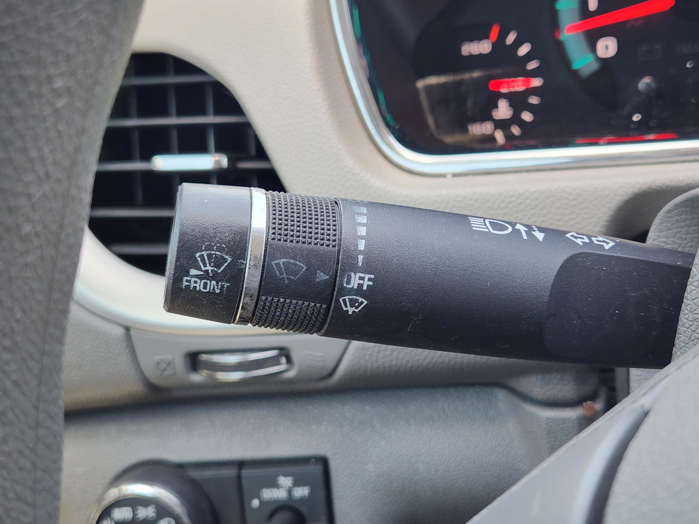 Used 2015 Chevrolet Traverse LS FWD image 17