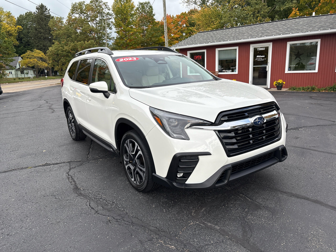 Used 2023 Subaru Ascent Limited image 2